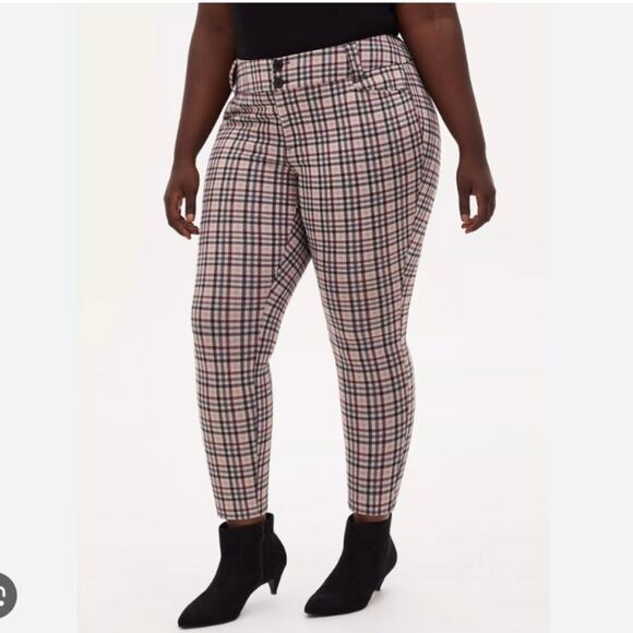 NWT Torrid Ankle Skinny Studio Double Knit Mid-Rise Pant Size 20 - Picture 1 of 8